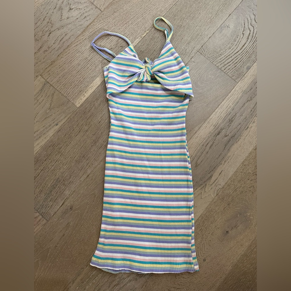 Cute colorful mini dress! Australian size 6 so US size small.